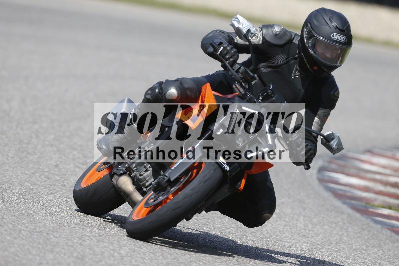 Archiv-2025/09 22.04.2025 Cornu Master School ADR/rot-rouge/2